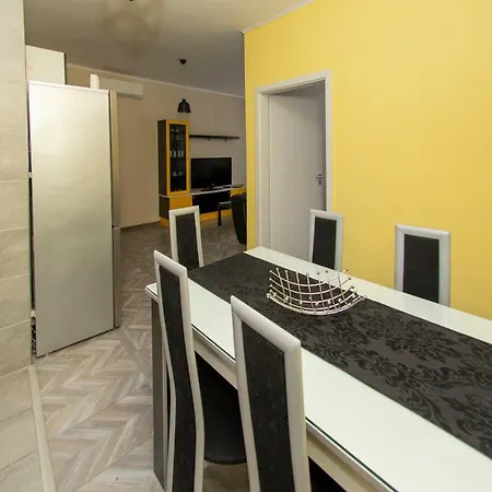 Lovely Parking Included Apartment